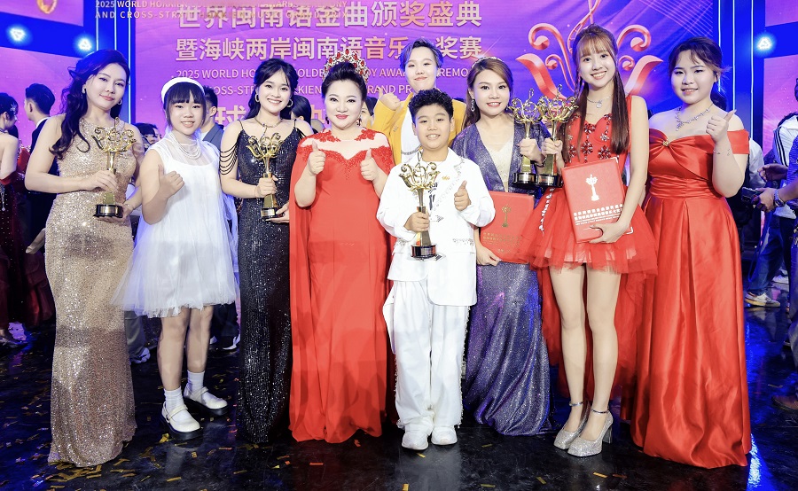 白冰冰(左四)與台灣優秀的參賽選手合照。(圖/長興影視提供)