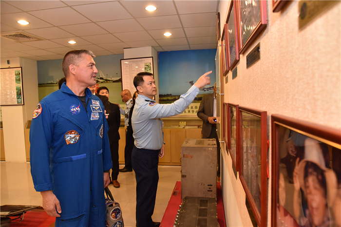 林琪兒分享太空任務訓練及執行經驗,並與現場人員就航太科技及應用進行討論。(空軍司令部提供)