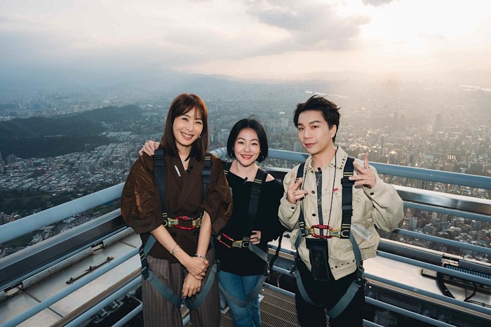 賈永婕帶小S、派翠克登高空觀景台,體驗ALEX的視角,俯瞰台北市美景!東森綜合台提供