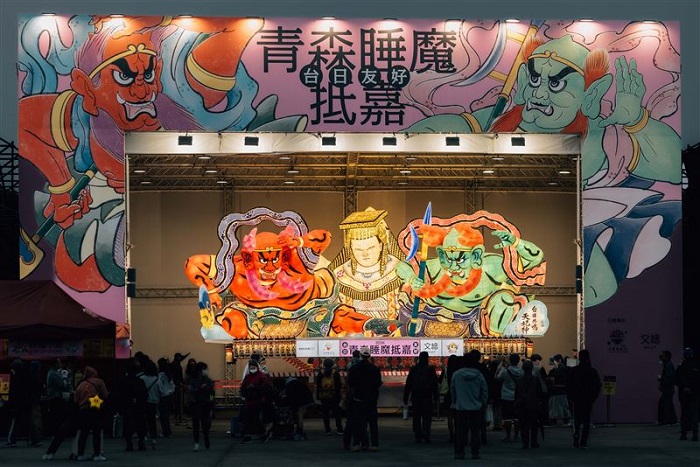 文總公開「2026台日友好 青森睡魔抵嘉」全紀錄,透過影像呈現大型媽祖睡魔攜手臺日學生在「台灣燈會TEAM TAIWAN大遊行」震撼亮相的過程。(文總提供)