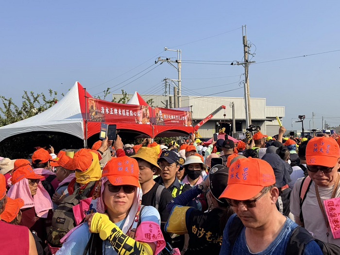 縣府也提醒香燈腳,進香期間應注意環境整潔與自身健康,落實垃圾分類、自備餐具並適時補充水分,在體驗傳統文化的同時,共同維護活動品質與安全。(拱天宮提供)