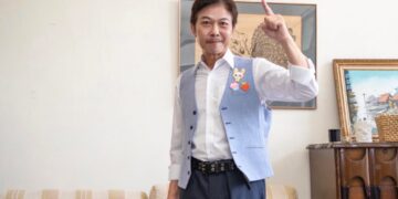 錢小豪從影44年首度接拍MV 力挺「草爺」全新單曲