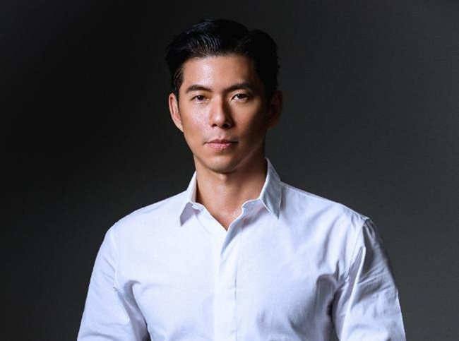 十聿照明設計創辦人賴雨農為PORTRAIT鉑萃酒店的夜晚建築帶來特有魅力。(圖/鉑萃酒店提供)